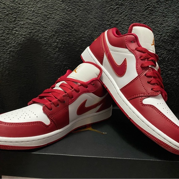 NIKE Air Jordan 1 Retro Low Basketball Shoes Mens Size 8 Cardinal Red White - Picture 4 of 5